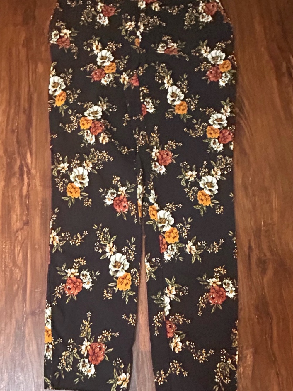Jules & Leopold Black Floral Cropped Pants
